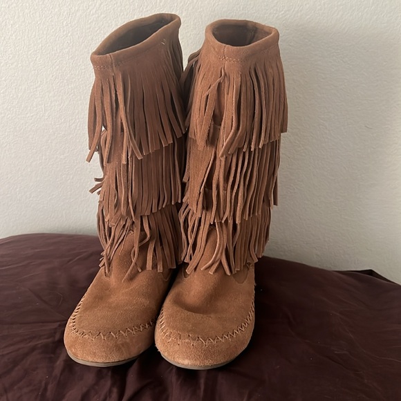 Fringed Brown Moccasin Boots - Picture 1 of 5